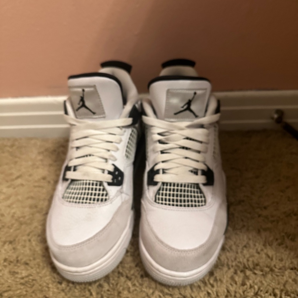 Black/White Retro 4s